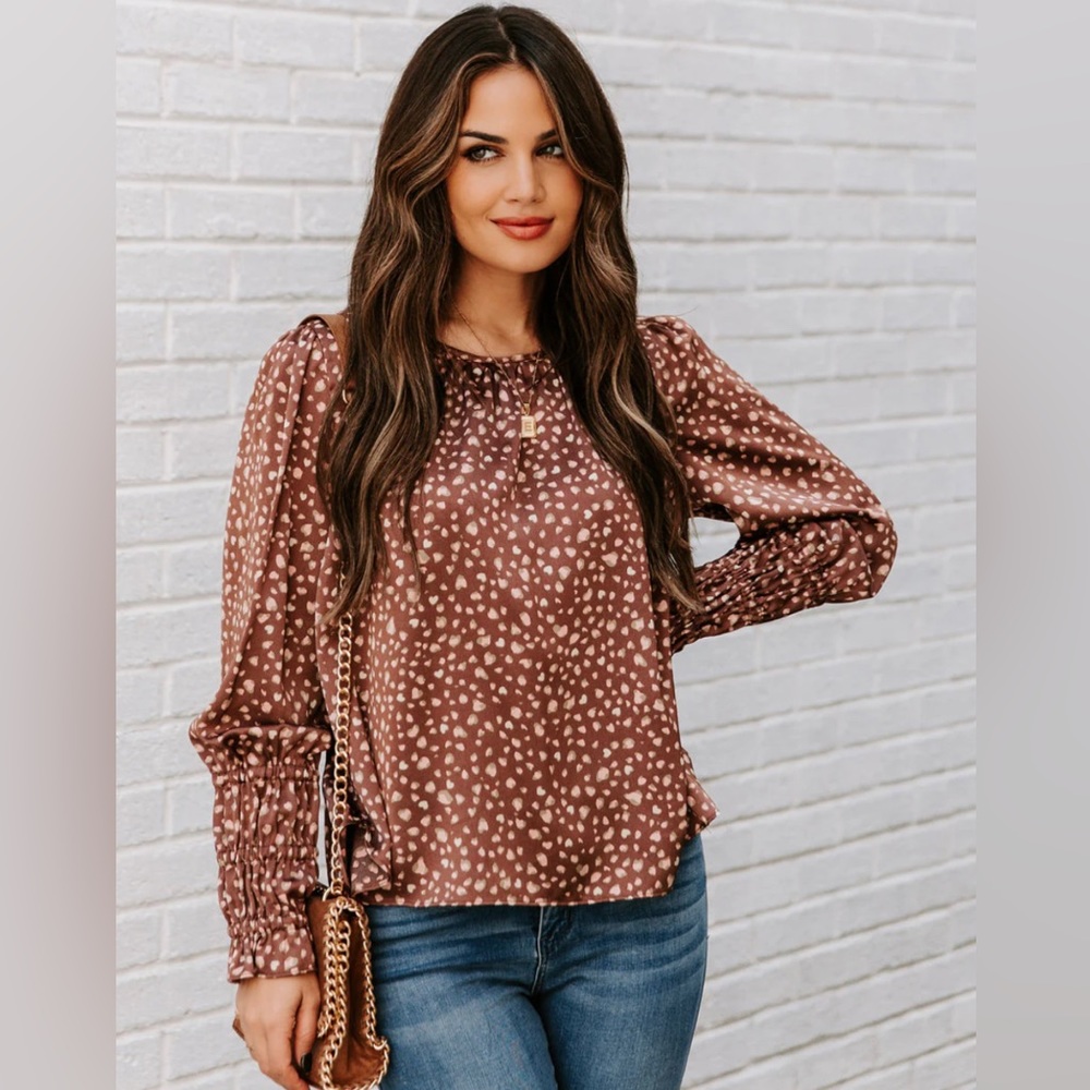 SALE!!! NWT VICI Rendosa Printed Satin Blouse Size Small